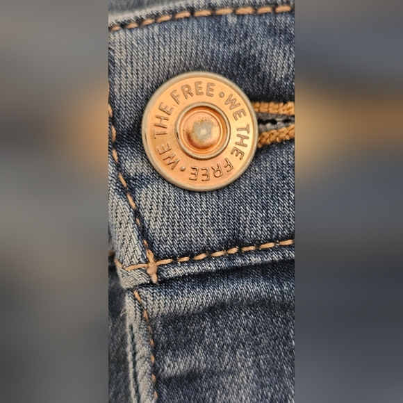 We The Free Wide Legged Raw Hem Jeans Size 30 - Picture 6 of 6